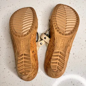Crocs A-Leigh Mini‎ Cream Strappy Cork Wedge Sandals Size 10 Tan Slide thumbnail 6