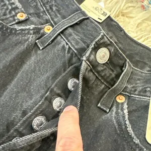NWT Levi’s 501 black jeans size 24x30 thumbnail 2