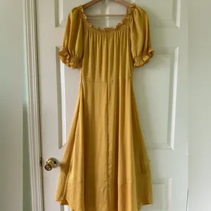 👗🌺Anthropologie Yellow Midi Dress M 6 8 Boho Cottagecore Puff Sleeve Ruffle Trim thumbnail 11