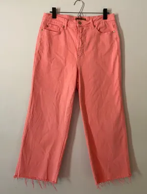 Judy Blue Hot Pink Garment Dyed Frayed Straight Leg Jeans Cropped Women 15 / 32 thumbnail 1