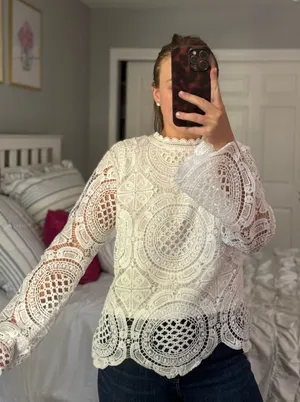 Beautiful lace long sleeve White Size M thumbnail 1