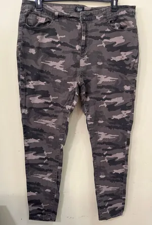 Simply Emma Jegging Denim Legging Green Camouflage Women’s 20W lightweight thumbnail 1
