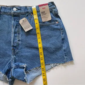 Levi's 501 Women's Distressed Cut-Off Shorts with Raw Hem Button Fly Size 33 NWT thumbnail 6
