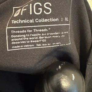 Figs Casma Three-Pocket Scrub Top black Short Sleeve scrub size xl large thumbnail 3