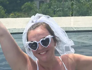 Bride To Be Heart Sunglasses thumbnail 1