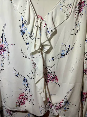 White House Black Market White Floral Ruffle Tie-Front Blouse size 6 thumbnail 5
