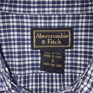 EUC Women’s small Abercrombie Button down‎ thumbnail 3