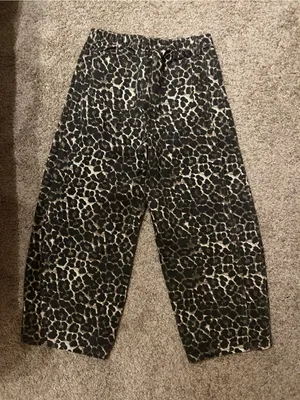Leopard Print Barrel leg pants - Black & Cream thumbnail 6