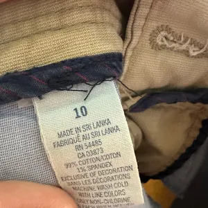 American Eagle tan flat front 10 Bermuda shorts thumbnail 2