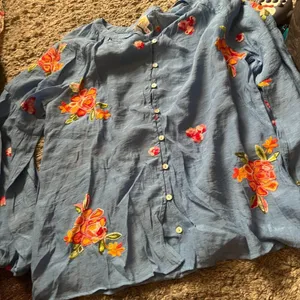 EUC Fig and Flower Roll Tab Sleeve Embroidered Floral Blouse Sz.‎ M Cornflower thumbnail 10