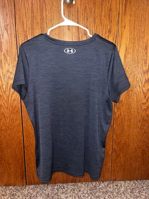 Women’s Under Armour shirt thumbnail 4