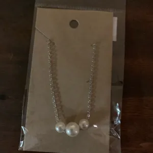 Faux Pearl Silver Tone Chain Necklace 16 inch NWT thumbnail 4