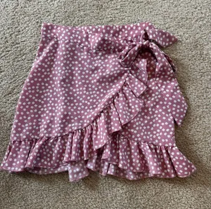 Pink floral wrap skirt Size XS thumbnail 1