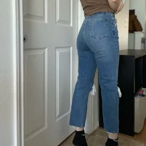 Abercrombie & Fitch Ankle Straight Ultra High Rise Jeans Sz 28 Short‎ Distressed thumbnail 3