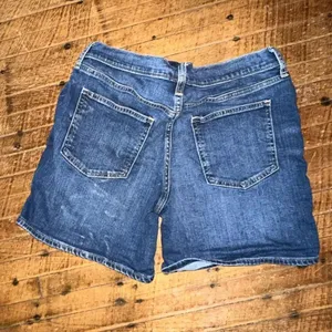 Gap white 5” preppy minimalist classic size 28 shorts thumbnail 3