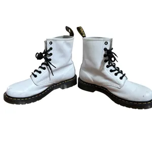 Dr Martens The Original 1460 Boots Womens Size 8 White‎ 8 Hole Shoes thumbnail 3