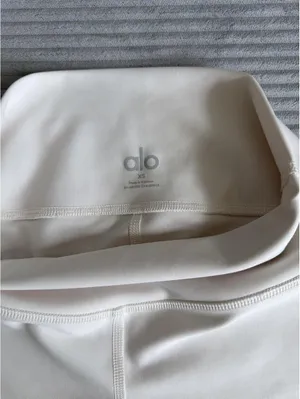 Alo Yoga shorts size XS thumbnail 4