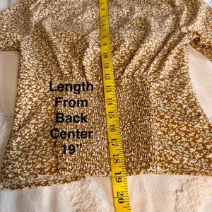 Abercrombie and Fitch Long Sleeve Twist Front Blouse in Light Brown Size‎ Small thumbnail 10