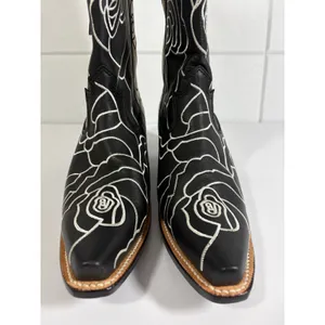 Olivia Bennett Twisted X Women Black Cream Rose Floral Western Boots WSO0026 8 B thumbnail 11