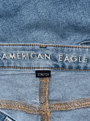 American Eagle Mom Jeans Light Wash High Rise Denim Women’s Size 2 thumbnail 7