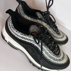 Women Nike air max 97 SE running shoes thumbnail 1