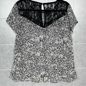 Maurices Leopard Print Blouse Womens Large Gray Black Lace‎ Short Sleeve Top thumbnail 2