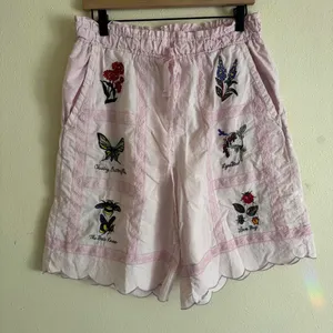 Lyrebird Pink Cottagecore Whimsy Cotton Embroidered Floral Lace Bermuda Shorts M thumbnail 2