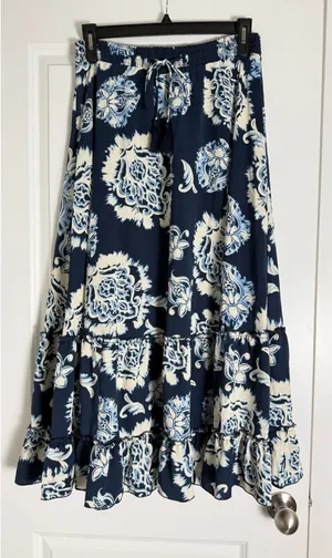 Tahari Navy Blue Floral Paisley Smocked Tassel Tiered Maxi Skirt Womens Large‎ thumbnail 1