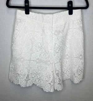 Maje E16IANIS Ecru White Guipure Floral Lace Scalloped High Rise Shorts thumbnail 1