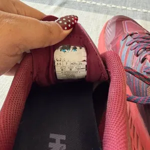 Hoka One One Running Shoes Womens Size 8.5 Speedgoat 4 Red Maroon Sneakers Gym thumbnail 9