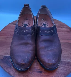 Ariat women’s shoes size 5.5 thumbnail 1