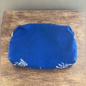 Makeup bag thumbnail 2