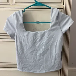 Lululemon Top thumbnail 1