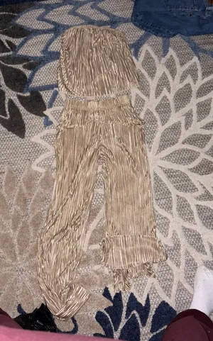 SHEIN solid backless tube top and wide leg pants  thumbnail 1