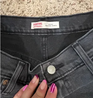 Levi’s Jean Shorts thumbnail 3