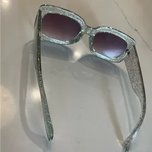 American Eagle AE Aerie Getaway Clear Glitter Frame Sunglasses thumbnail 5