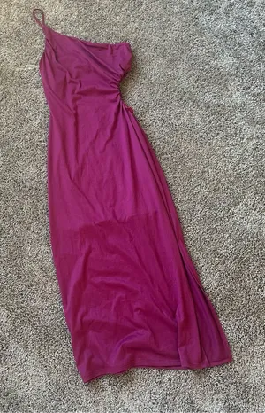 Le Lis One-Shoulder Magenta Midi Dress thumbnail 1
