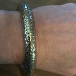 Gold tone hammered round bangle bracelet thumbnail 3