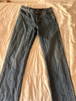 Signature Levi’s Jeans thumbnail 1