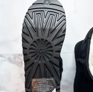 Ugg Classic Short Villa Knit Boots thumbnail 5