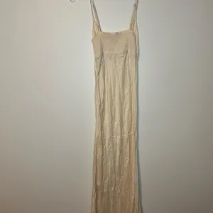 Rumored Saratoga Springs Midi Satin Dress Feminine‎ Travel Party thumbnail 3