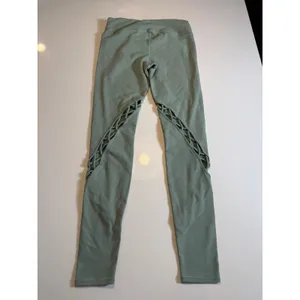 ALO Yoga Entwine Leggings‎ Sage Green Lace-Up Cutout Size S thumbnail 5