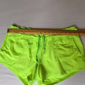 Lululemon Work It Out Shorts Zippy Green Neon Low Waist Workout Gym Size 8 thumbnail 9