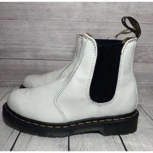 Dr Martens 2976 White Leather Chelsea Boot Women Yellow Stitch 26228100 SZ 6 thumbnail 2