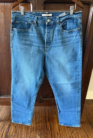 Levis 501 Wedgie Straight Button Fly Premium Denim Jeans 28' Inseam Size 32 thumbnail 1