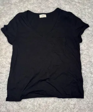 Black Tee Size L thumbnail 1