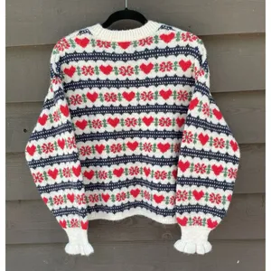 Loose Crew-Neck Wool-Blend Cropped Sweater Old Navy Large hearts Oversized thumbnail 4