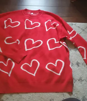 Red Heart Print Sweater Size XL New thumbnail 1