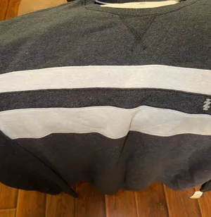 Sweater thumbnail 1