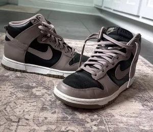 Nike Women’s Dunk High Moon Fossil thumbnail 1